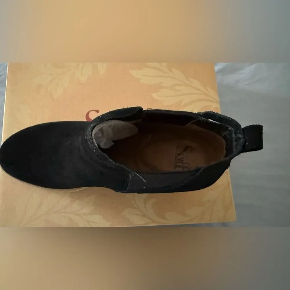 Sofft Women's Black Suede Ankle Boots size 9 New in Box
